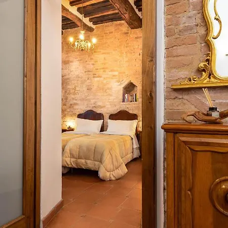 Il Chiostro * Siena